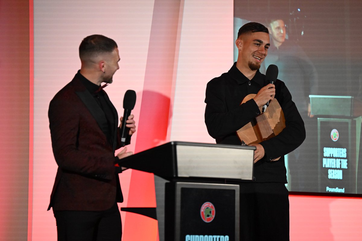 Simon Hill - Presenter, Commentator (@simonhofficial) on Twitter photo It’s always an honour to host the End Of Season Awards, great to see 200+ turnout to witness a fantastic evening.
<a href="/txilsss/">Taylor</a> closed out to a standing ovation which made the night even more special.
📸 <a href="/owenrussmedia/">owenrussmedia</a>
🎤 <a href="/WFCOfficial/">Walsall FC</a> It’s always an honour to host the End Of Season Awards, great to see 200+ turnout to witness a fantastic evening.
<a href="/txilsss/">Taylor</a> closed out to a standing ovation which made the night even more special.
📸 <a href="/owenrussmedia/">owenrussmedia</a>
🎤 <a href="/WFCOfficial/">Walsall FC</a>