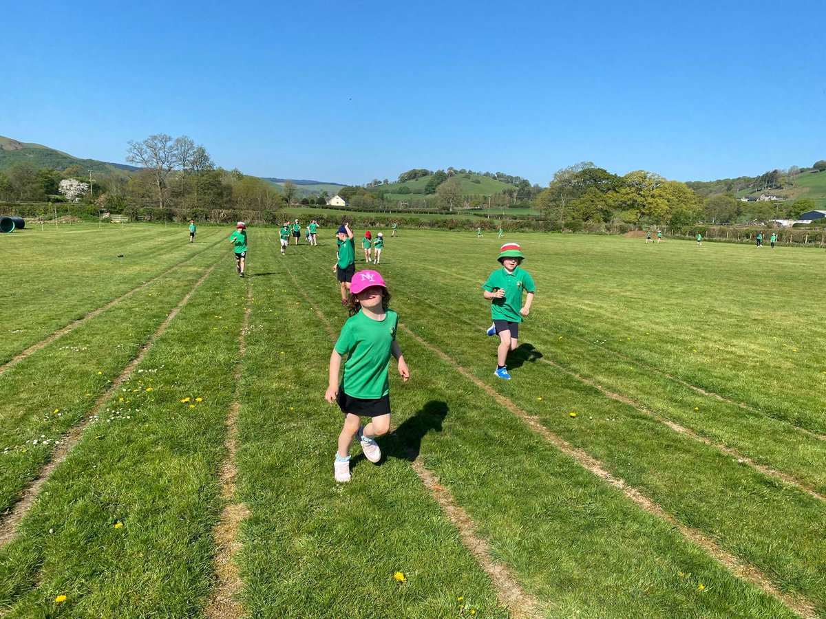 Ysgol Cwm Banwy (@ybanwy) on Twitter photo Diolch i’r Llysgenhadon Chwaraeon a Miss Breese Griffiths am drefnu Marathon Mini er mwyn codi arian tuag at adnoddau amser egwyl i’r ysgol. Rhannwn â chi wythnos nesa gyfanswm yr arian sydd wedi ei godi. 🏃♂️ 🏃♀️ 🏃<a href="/SportPowys/">Sport Powys</a> Diolch i’r Llysgenhadon Chwaraeon a Miss Breese Griffiths am drefnu Marathon Mini er mwyn codi arian tuag at adnoddau amser egwyl i’r ysgol. Rhannwn â chi wythnos nesa gyfanswm yr arian sydd wedi ei godi. 🏃♂️ 🏃♀️ 🏃<a href="/SportPowys/">Sport Powys</a>