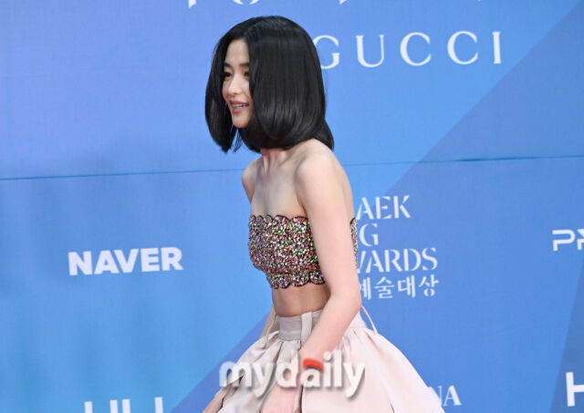 Jaene326's tweet photo. Kim Taeri at 61st Baeksang Arts Awards 2025 Red Carpet 😍

The abs ❤️‍🔥 https://t.co/ykqVxmbMMd