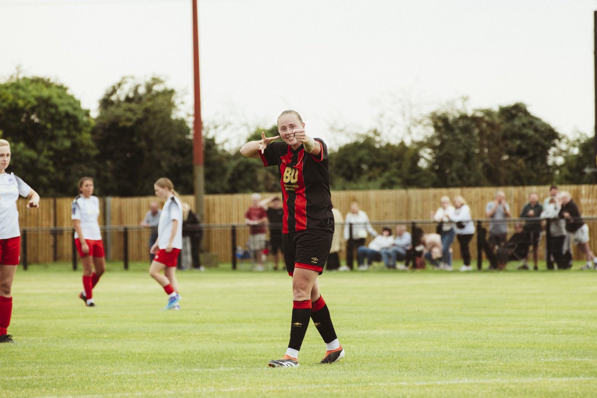 ErinBloomfield9's tweet photo. AFC Bournemouth firstly thank you to my teammates, staff and fans for giving me the best year and a half. Although I don't know what the next chapter looks like, everything happens for a reason and l'm leaving a better player and person. Looking for to whatever comes next ❤️🍒 https://t.co/HLsAmmRi63