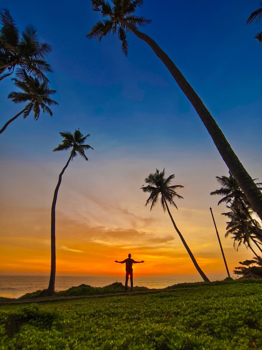Ajeesh021997's tweet image. Hidden Gems Of Kerala
1. Umayanallor, kerala
2. Varkala cliff, kerala
3. Manthara Cliff, kerala
4. Black Sand Beach, kerala
#FramesofIndia @LavaMobile