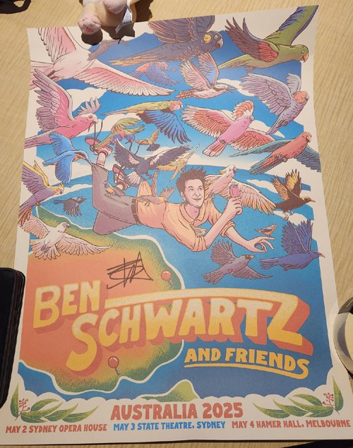 Illyria13's tweet image. Saw @rejectedjokes & Friends in Melbourne, it was fantastic, hope they come back to Oz again! Ben & co. did stage door afterwards which was lovely. Was thrilled to meet & get a photo with Ben, even though I got nervous and didn't say much 😅 #BenSchwartz #BenSchwartzandFriends
