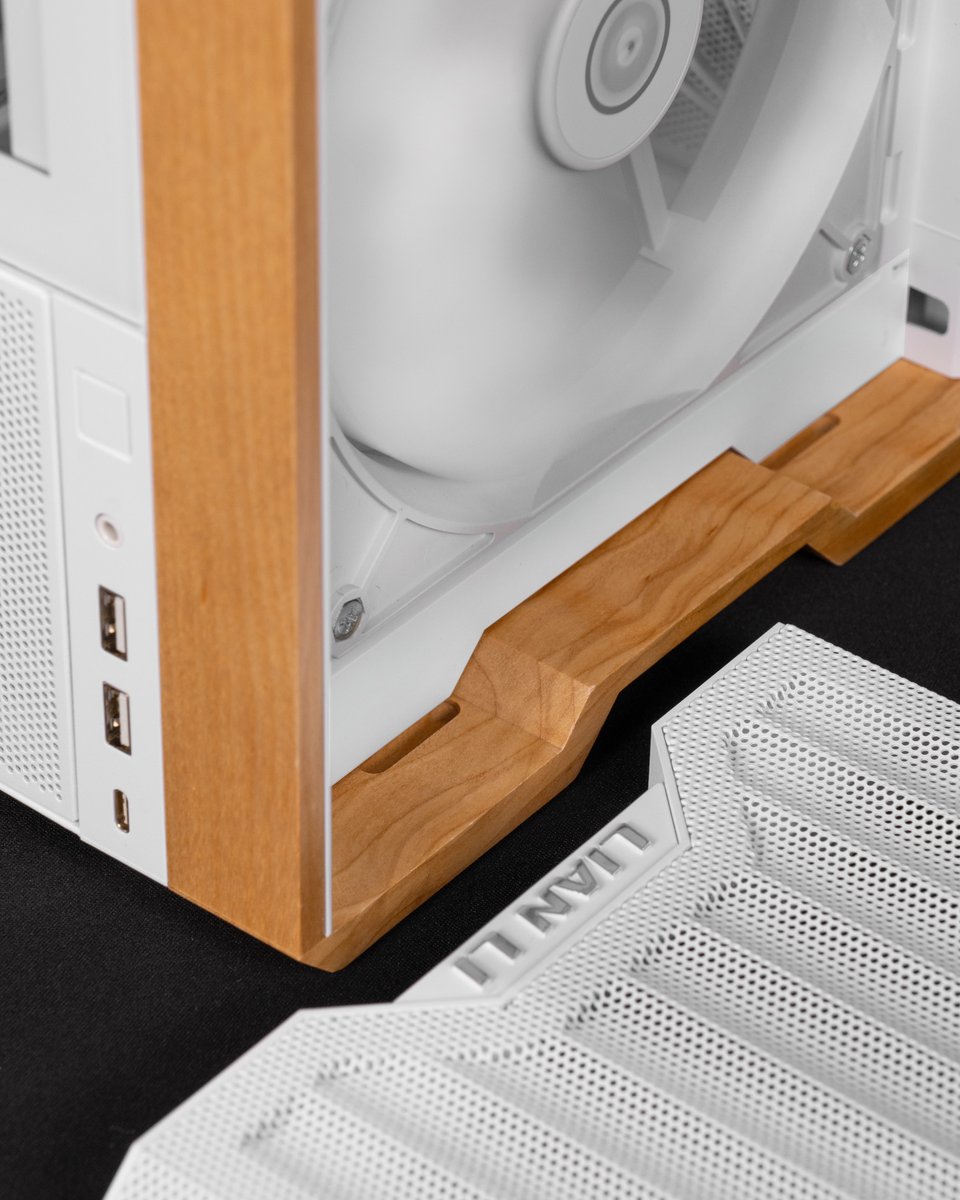 Mr Matt Lee 📸 (@mr_matt_lee) on Twitter photo The Airflow bar has been set! The Lancool 217 from Lian Li is here! 💨 Five fans as standard, including two huge 170mm fans up front AND wood accents for $120? The GOAT, GOATed 🫡 Check out my latest build then watch the video ⇨ youtu.be/njGN5RR7gio
<a href="/GlobalLianli/">LIAN LI Global</a> #pcbuild The Airflow bar has been set! The Lancool 217 from Lian Li is here! 💨 Five fans as standard, including two huge 170mm fans up front AND wood accents for $120? The GOAT, GOATed 🫡 Check out my latest build then watch the video ⇨ youtu.be/njGN5RR7gio
<a href="/GlobalLianli/">LIAN LI Global</a> #pcbuild
