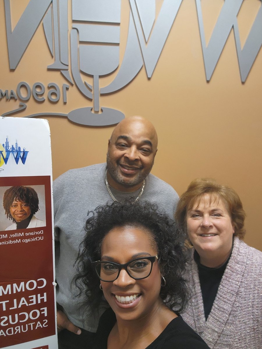 What fun simultaneously being on the radio and FaceBook Live: ow.ly/Ph4i50VMwMU
discussing #breastdensity with <a href="/kirti_chicago/">kirti kulkarni</a> and Loraine Moreno of Chicago Family Health. Check it out! #mydensitymatters #checkyourchart