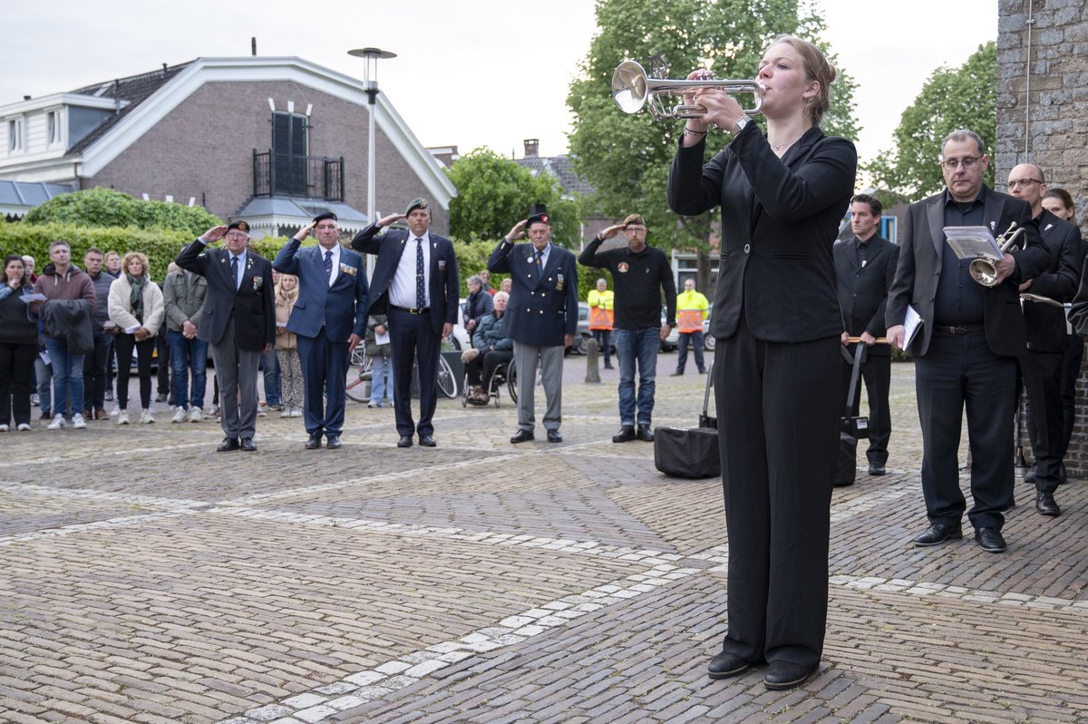 Rutger Jongejan (@rutger_76) on Twitter photo Stille tocht en dodenherdenking gisteren in mijn dorp.
#dodenherdenking2025 #Dodenherdenking <a href="/gembrummen/">Gemeente Brummen</a> Stille tocht en dodenherdenking gisteren in mijn dorp.
#dodenherdenking2025 #Dodenherdenking <a href="/gembrummen/">Gemeente Brummen</a>
