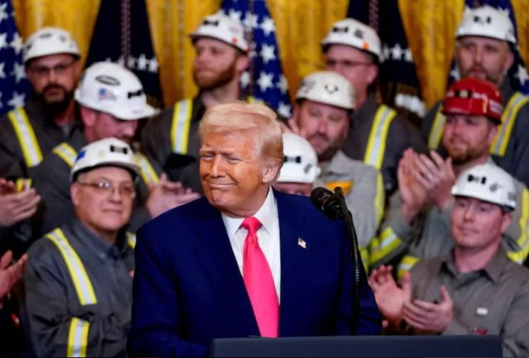 TheOasis_Report's tweet image. Trump Says US in Transition Period, Downplays Impact of Short-term Recession.
For more: theoasisreport.com/trump-says-us-…

#TrumpTransition #USRecession #EconomicTransition #TrumpEconomy #ShortTermRecession #ترامب_والركود #الاقتصاد_الأمريكي #فترة_انتقالية #ترامب #الركود_الاقتصادي #Trump