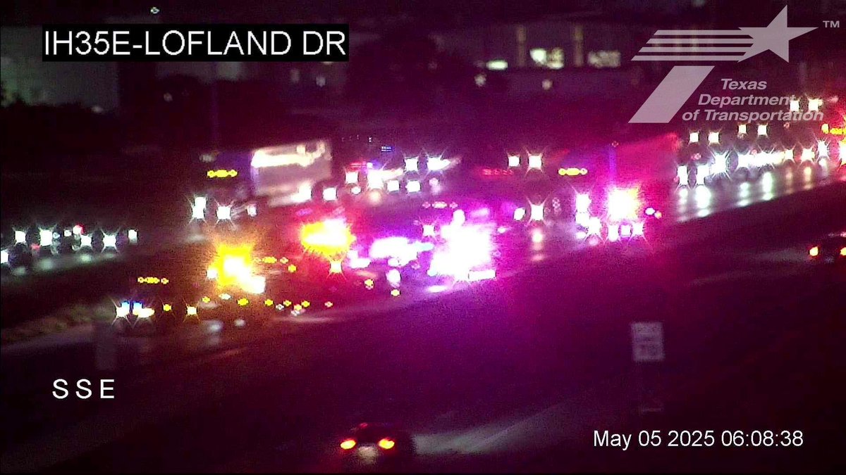 BREAKING: 35E North CLOSED due to crash near 
 Lofland Rd <a href="/CBSNewsTexas/">CBS News Texas</a>