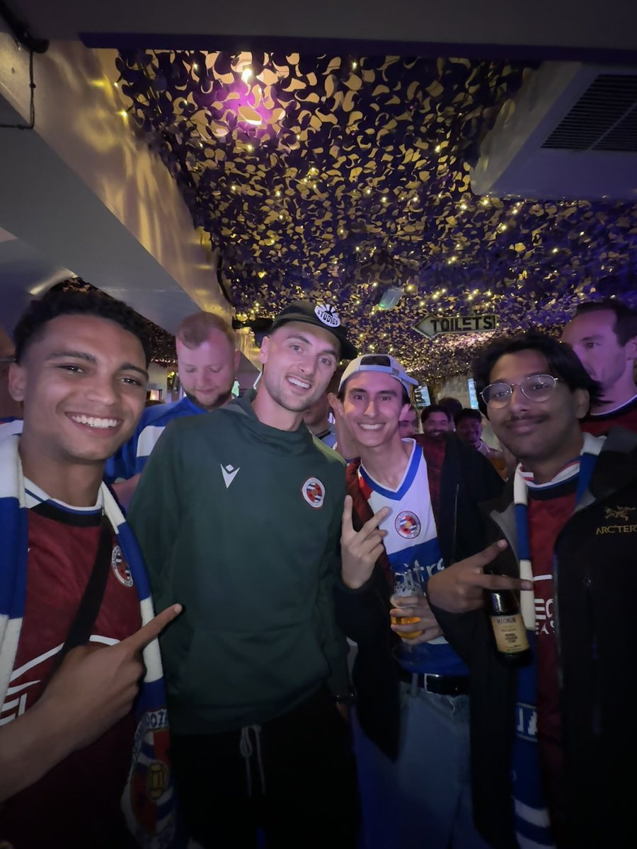 RossTayk's tweet photo. Three things that are guaranteed in life.
DEATH
TAXES
LEWIS WING SCORING BANGERS
#ReadingFC https://t.co/Zj1A4Ts48o