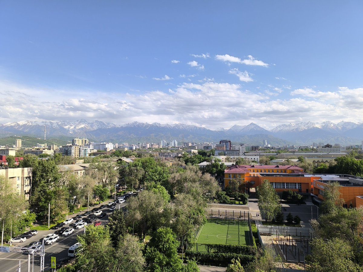 alexdlicht's tweet photo. today it's so beautiful~
(that's my view from the window now, I live here :3) https://t.co/Yzd5hwnaDS
