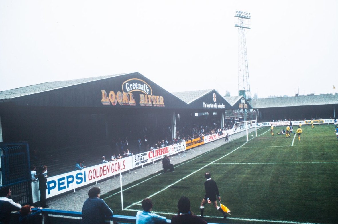 Old School EFL Grounds: Tranmere Rovers🔵⚪️

🏟️Prenton Park

#efl #trfc
