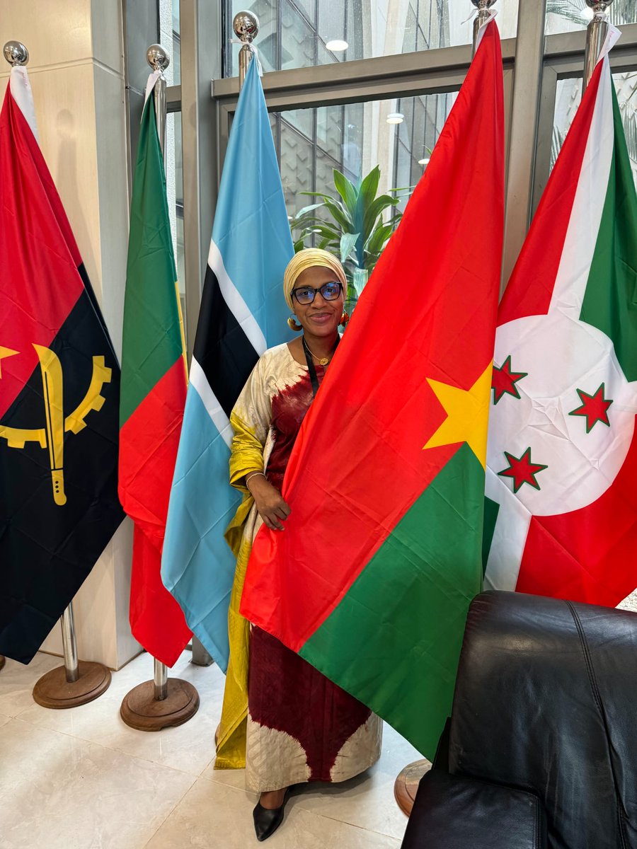 SIDIBE GASCON BINTA (@bintadesidibe) on Twitter photo 🇬🇲🇬🇲🇬🇲🙏🙏🙏
Ravie et honorée de participer et de représenter <a href="/Kisal_Global/">Kisal Obs</a> à la 83ème session de la Commission Africaine des Droits de l'Homme et des Peuples <a href="/achpr_cadhp/">African Commission on Human and Peoples' Rights</a> à #Banjul après avoir pris part au Forum des ONG du 28 au 30 avril. Thème de l'année #Justice #Réparations 🇬🇲🇬🇲🇬🇲🙏🙏🙏
Ravie et honorée de participer et de représenter <a href="/Kisal_Global/">Kisal Obs</a> à la 83ème session de la Commission Africaine des Droits de l'Homme et des Peuples <a href="/achpr_cadhp/">African Commission on Human and Peoples' Rights</a> à #Banjul après avoir pris part au Forum des ONG du 28 au 30 avril. Thème de l'année #Justice #Réparations