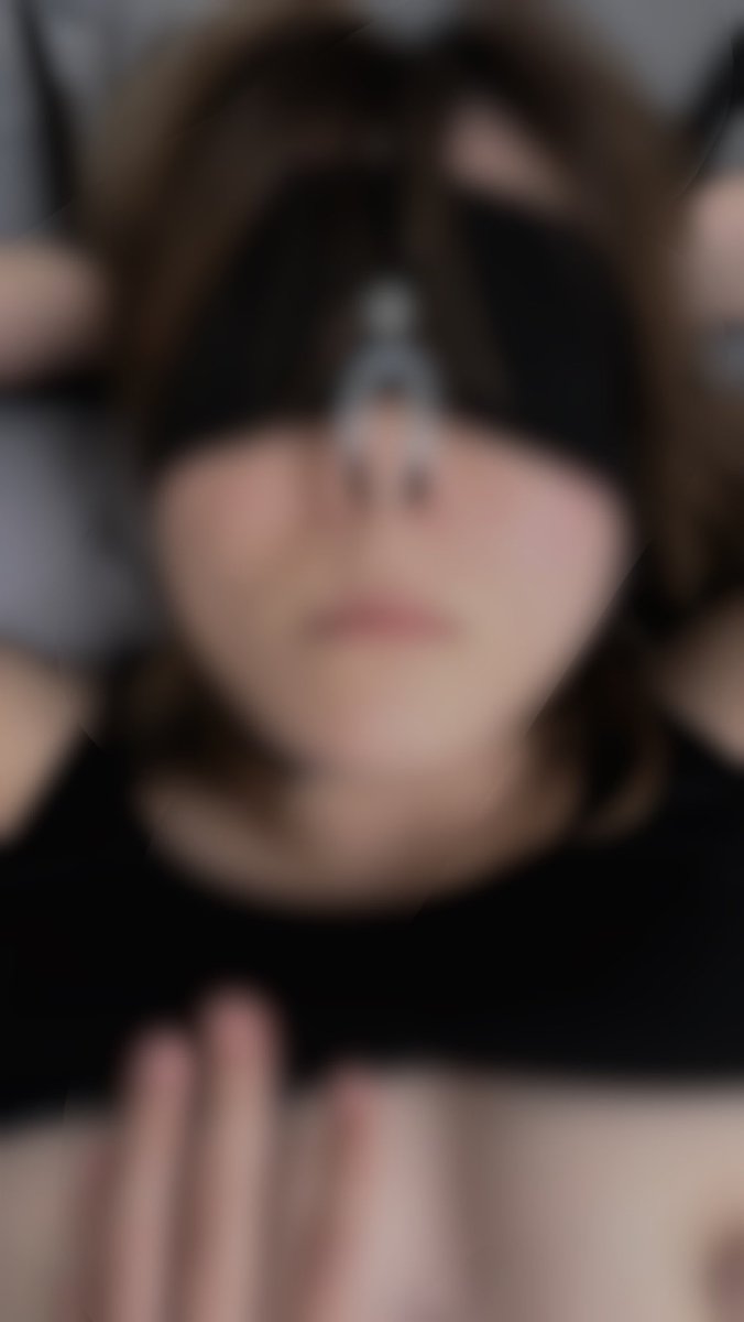 恥ずかしくてたまらないのに、見て欲しいとも思ってしまうこの感情...