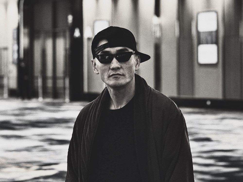 EYESCOOL-н дурсгалд: Нэг нэгнээ хайрлах сайхан тэнгэрт одод түгэх гайхам via <a href="/trendsmn/">trends.mn</a> trends.mn/n/9818