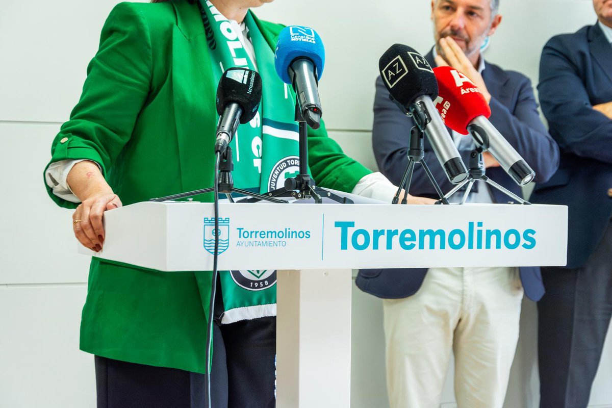 La casa de los torremolinenses se abre hoy para recibir al Juventud de Torremolinos. Nuestro agradecimiento a todos los que con humildad y esfuerzo han trabajado creyendo que era posible. Y lo ha sido. Gracias por hacer historia 💚
#Torremolinos 
#Somosverdes