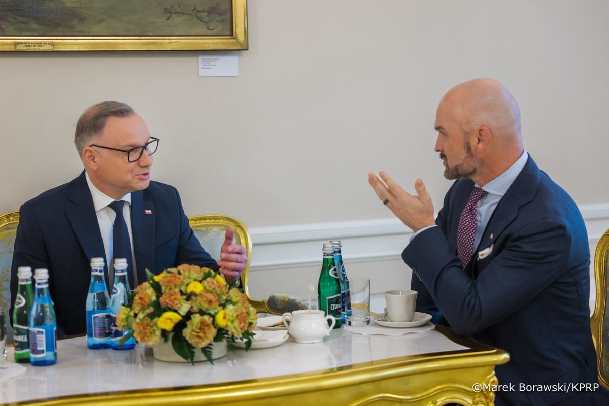 Rafał Brzoska (@rbrzoska) on Twitter photo Wierzę, że deregulacja i projekty rozwojowe są tymi, które powinny być wyjęte spod sporów politycznych.
Dobra, godzinna dyskusja z Prezydentem <a href="/AndrzejDuda/">Andrzej Duda</a> o inicjatywie społecznej sprawdzaMY, sposobie selekcji projektów deregulacyjnych i konkretnych projektach już złożonych na Wierzę, że deregulacja i projekty rozwojowe są tymi, które powinny być wyjęte spod sporów politycznych.
Dobra, godzinna dyskusja z Prezydentem <a href="/AndrzejDuda/">Andrzej Duda</a> o inicjatywie społecznej sprawdzaMY, sposobie selekcji projektów deregulacyjnych i konkretnych projektach już złożonych na