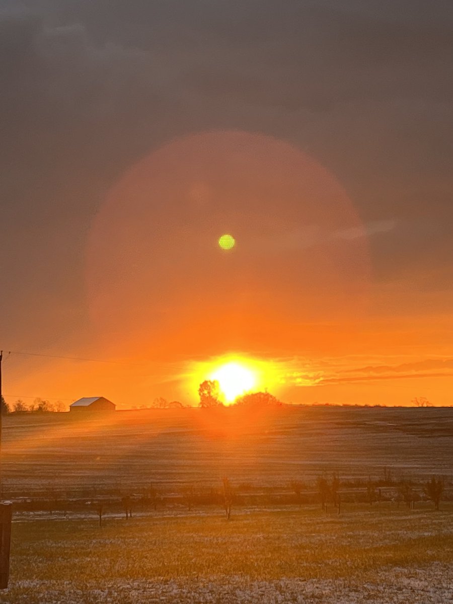 CiderFire's tweet image. #sunrise ⁦@FrankFerragine⁩ ⁦@breakfasttv⁩ #brucecounty #orchard