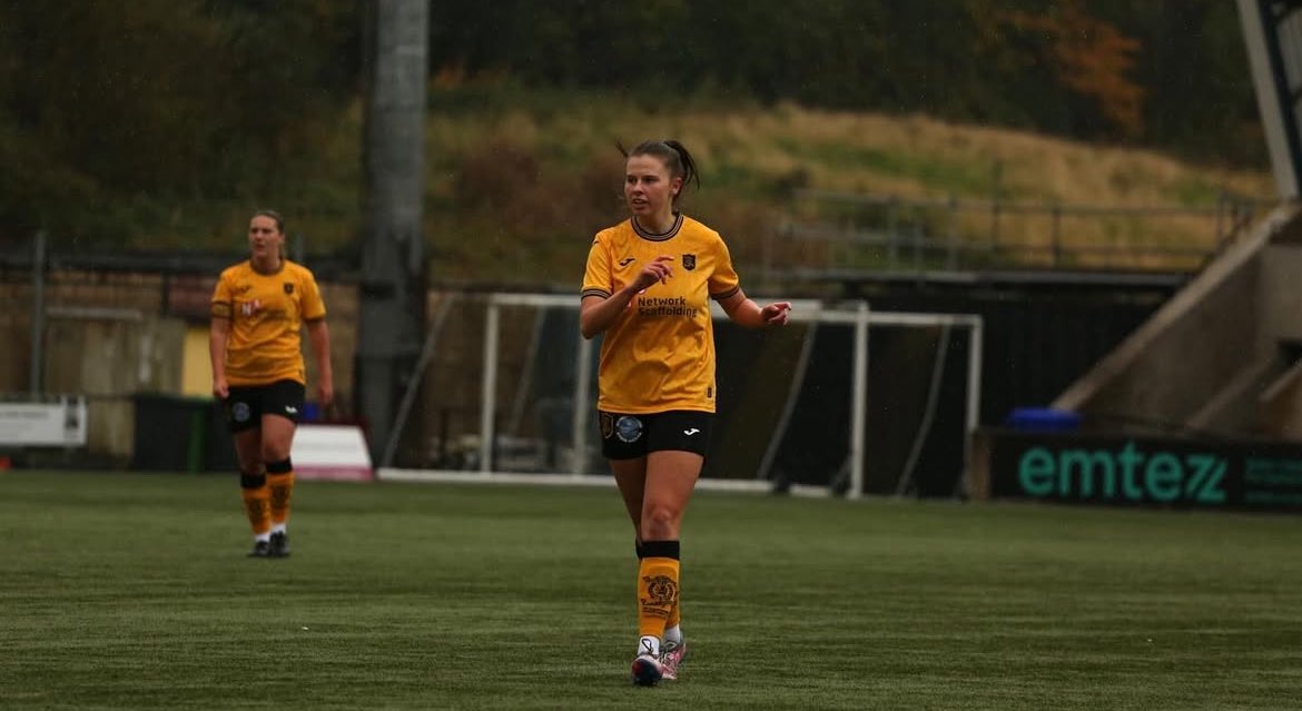 𝟏𝟎𝟎 𝐀𝐩𝐩𝐞𝐚𝐫𝐚𝐧𝐜𝐞𝐬: 𝐉𝐞𝐧 𝐃𝐨𝐝𝐝𝐬!

A huge congratulations to our Jen Dodds who hit 100 appearances yesterday against Rossvale. A great player who has contributed massively to the club, a very well deserved achievement!

Well done Jen!