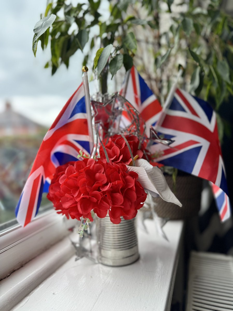 TopTERF's tweet image. Making preparations for #VEday
Happy to be #British 
#vedaycelebrations #history