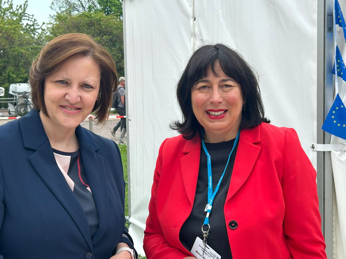 Slovenia in Germany (@sloinger) on Twitter photo Am Rande der Veranstaltung, die zahlreiche Besucher anzog, traf sich die Botschafterin mit führenden Vertretern der <a href="/CDU/">CDU Deutschlands</a> Thüringen. Mit dem Ministerpräsidenten Dr. Mario Voigt sprach sie über Möglichkeiten zur Vertiefung der wirtschaftlichen Zusammenarbeit. Außerdem lernte sie Am Rande der Veranstaltung, die zahlreiche Besucher anzog, traf sich die Botschafterin mit führenden Vertretern der <a href="/CDU/">CDU Deutschlands</a> Thüringen. Mit dem Ministerpräsidenten Dr. Mario Voigt sprach sie über Möglichkeiten zur Vertiefung der wirtschaftlichen Zusammenarbeit. Außerdem lernte sie