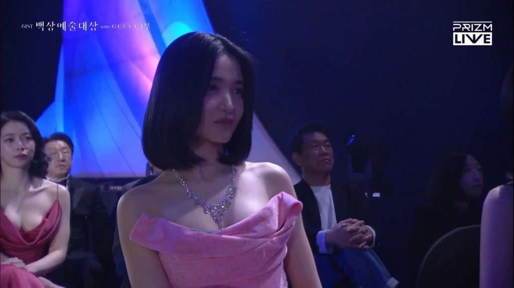 KimTaeriMMFC's tweet photo. THE GODDESS 🤍✨

#KimTaeri #김태리
#BaeksangArtsAwards2025 https://t.co/VfHpDJPnLL