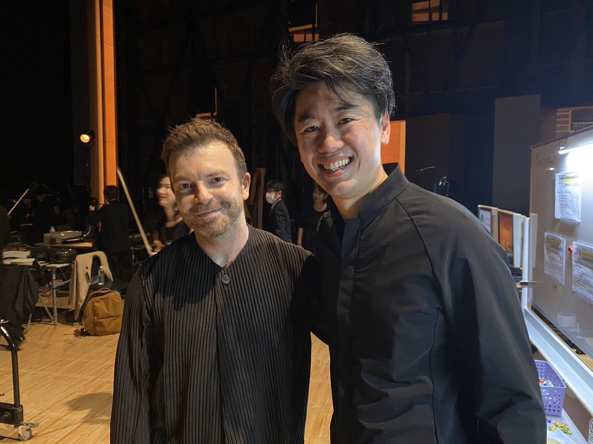 ◤#LFJ2025◢
【314】競演！シューマン夫妻による愛のコンチェルト

ローベルト＆クララ・シューマンのピアノ協奏曲を #小林愛実 #ダヴィッド・カドゥシュ 2人の名手にてお送りしました。5,000席のホールAが完売🙌🏻🙌🏻御来場ありがとうございました！
#ケンショウ・ワタナベ