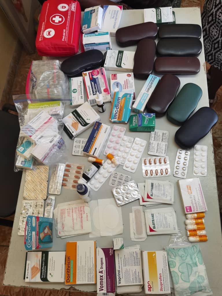 Visita #LaLisa este fin de semana un Grupo de Solidaridad con Cuba compuesto por estudiantes universitarios de Alemania. El grupo realizó entre otras acciones, un donativo de medicamentos en el CMF.11 perteneciente al Policlínico Antonio Pulido Humaran
#CubaPorLaVida