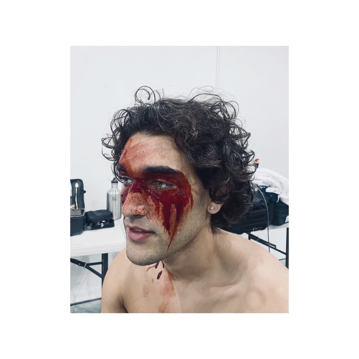 ⠀ 
Good morning from the Capitol. Today we’re refining how to turn our tributes into symbols of fury and desire: blood in the fabric, fire in their gaze, red on their skin. Let every step they take in the arena be not just a threat… but a spectacle. 
⠀