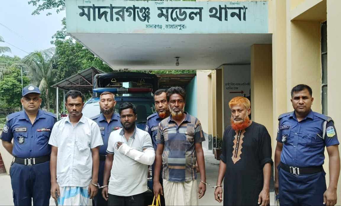 মাদারগঞ্জে ইয়াবাসহ ৪ মাদককারবারী আটক