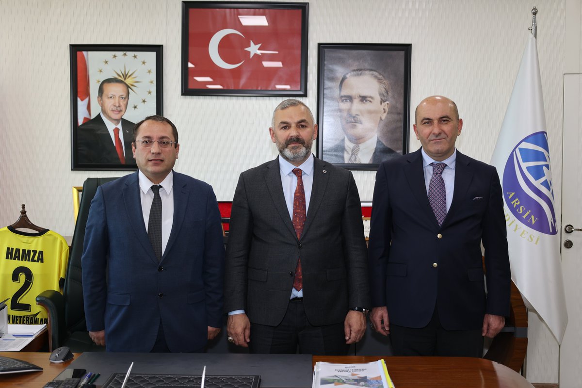 İller Bankası Trabzon Bölge Müdürümüz Sn. Cafer Bilgin ve Muhasebe Müdürü Sn. Metehan Altuntaş belediyemizde bizlerin misafiri oldular.

Nazik ziyaretleri ve değerli sohbetleri için kendilerine teşekkür ediyorum.