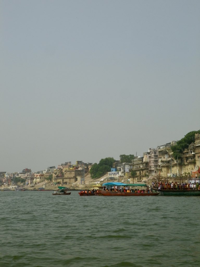 Justthenoneofus's tweet photo. Varanasi - 身構えていたより遥かに平和だった https://t.co/vu9OeW2Epb