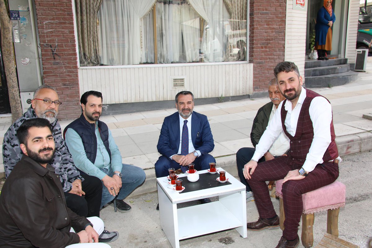 Yoğun saha çalışmalarımız arasında kıymetli hemşehrilerimizle bir çay molası verdik, sohbet ettik.