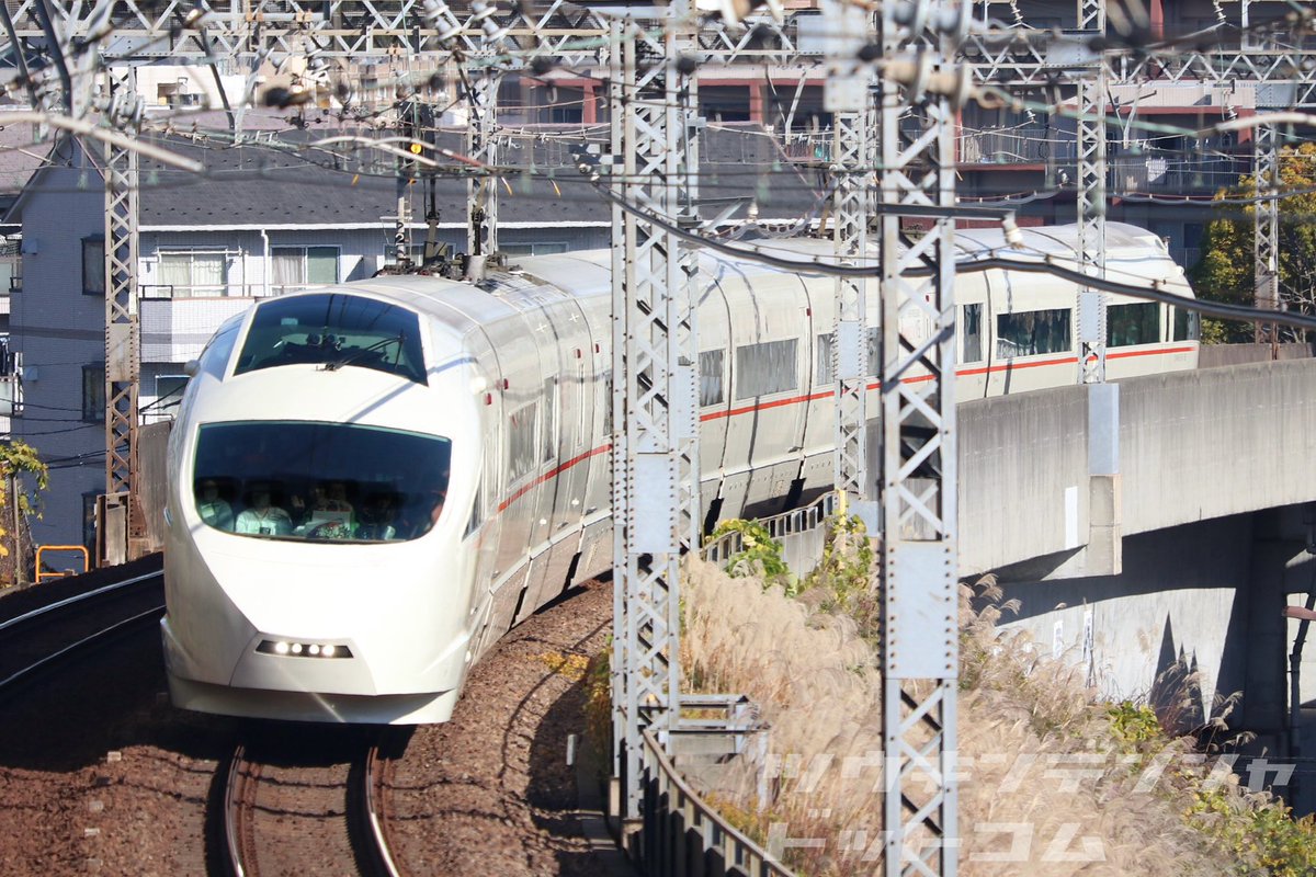 com_train_com's tweet photo. 40年前の電車

30年前の電車

20年前の電車

10年前の電車 https://t.co/p1eQc0uehk