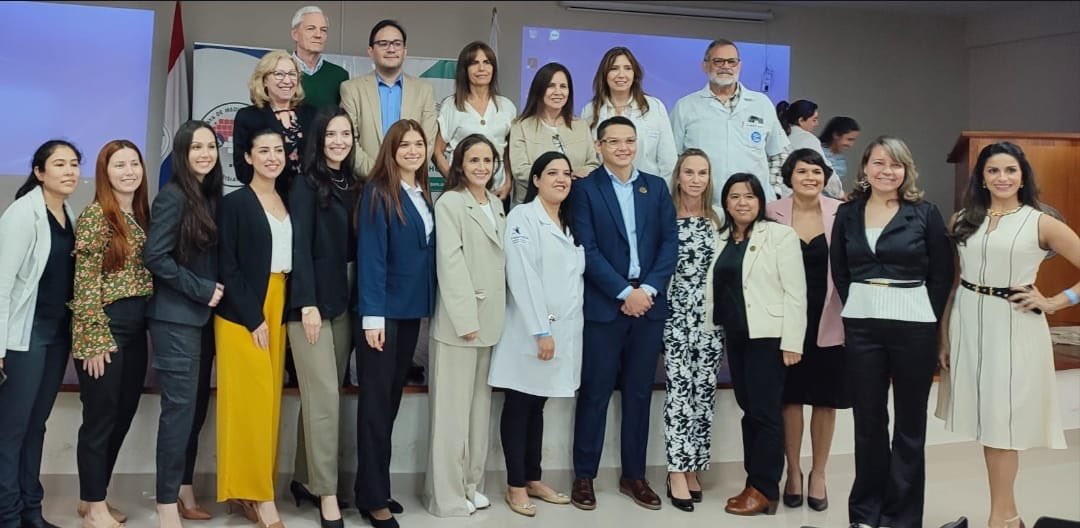 🏃‍♂️⚽ Deportes adaptados: una oportunidad para que personas con discapacidad vivan la pasión del deporte. El Dr. Koyi Sato habló sobre fútbol adaptado y superación en el #DíaDeLaFisiatría. Inclusión, resiliencia y salud en movimiento. 💪🏽
🔗 acortar.link/FTafyF.