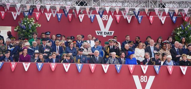 Royal Circular tweet media