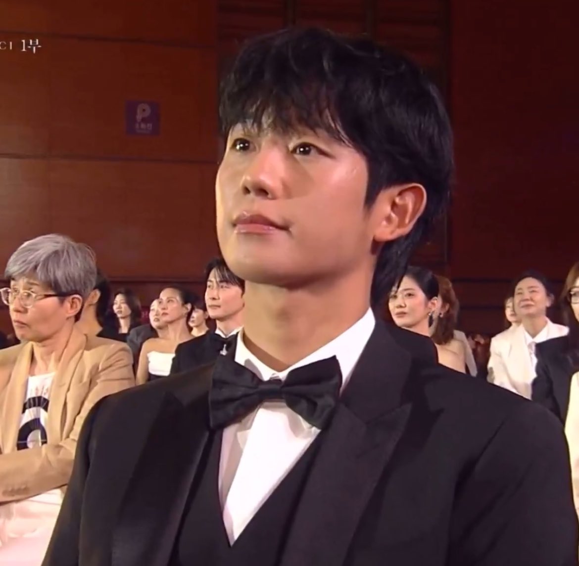 이전과는 다른 잘생김임… 진짜 꾸안꾸 잘생김이야 뭔말알?