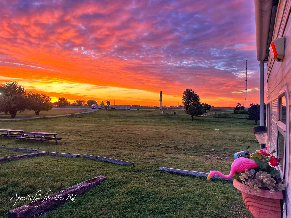 Apackof2Redux's tweet image. Good Morning

We are leaving today for Tulsa. Yesterday we went to the Oklahoma City National Memorial, a beautiful cathedral, and a lovely garden

I’ll be sharing photos and videos after I reach Tulsa and get settled in 

#apackof2 #fulltimervers #sunrise #Oklahoma