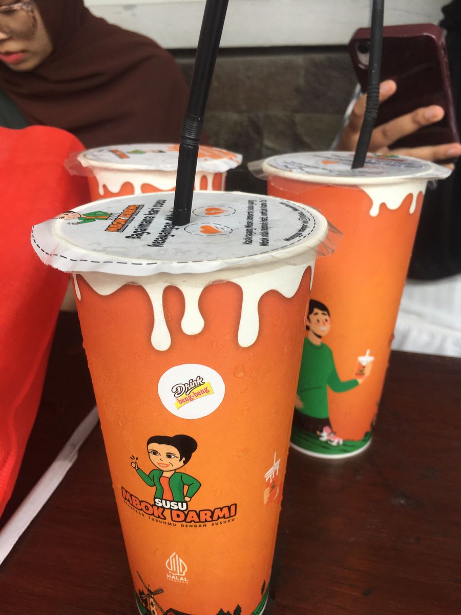 chococober's tweet photo. Sore-sore pengen ngemil? Darmi Drink Beng Beng dari Susu Mbok Darmi solusinya! Creamy, nyoklat, dan bikin happy. 🥰 #SehatkanMoodMu https://t.co/MdbzKyF3Hk