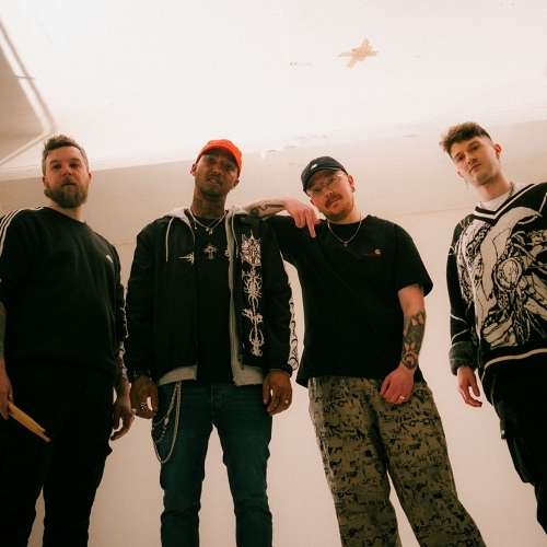 UK grime-metal hybridizers HACKTIVIST drop explosive new single 'Bones' + announce new line-up - #HACKTIVIST #HacktivistUK <a href="/HacktivistUK/">H Ʌ C K T I V I S T</a> #Bones
Read the full article here: ift.tt/HJBt8Ov