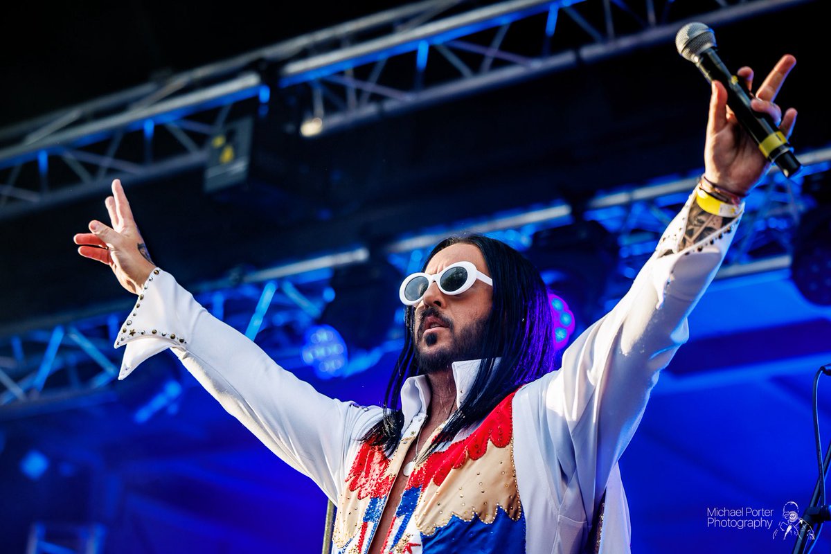 PRWeekender's tweet image. Getting withdrawal symptoms? Head across to our Facebook page for tonnes of pics from yesterday! Here’s a sneak peak below… facebook.com/share/1648jBqz…