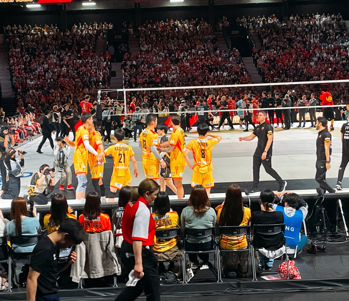 _katoshi_'s tweet photo. SVリーグファイナルお互いの応援合戦も凄かったなー
また来シーズン！
次はネーションズリーグ！ https://t.co/tTqS96VMGC