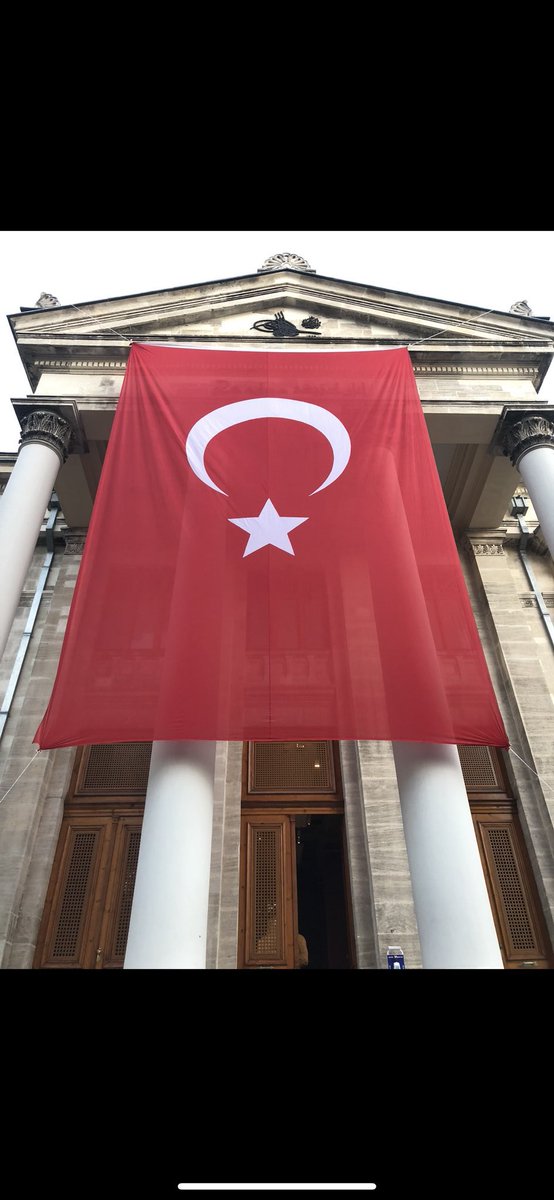 Ülkenin her yerine asmak lazım… 

#MustafaKemalAtatürk ❤️ ♾