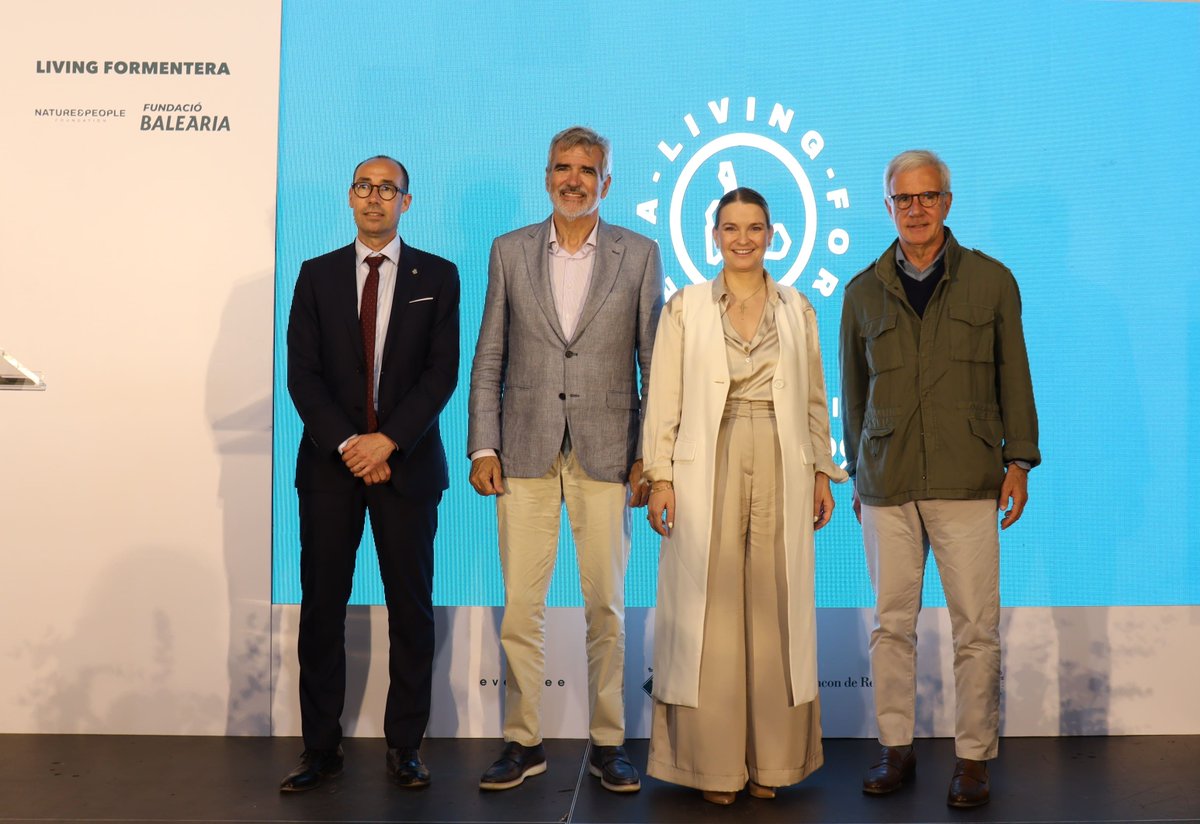 🆕 Junto a Nature &amp; People Foundation hemos presentado 'Living Formentera: The Coolest Islands Invest in Biodiversity', un proyecto para 🌱 reducir la temperatura de la isla en al menos 1⁰C y hasta en 3⁰C en zonas residenciales.

Más info del proyecto ➡️ bit.ly/4jGGAwP
