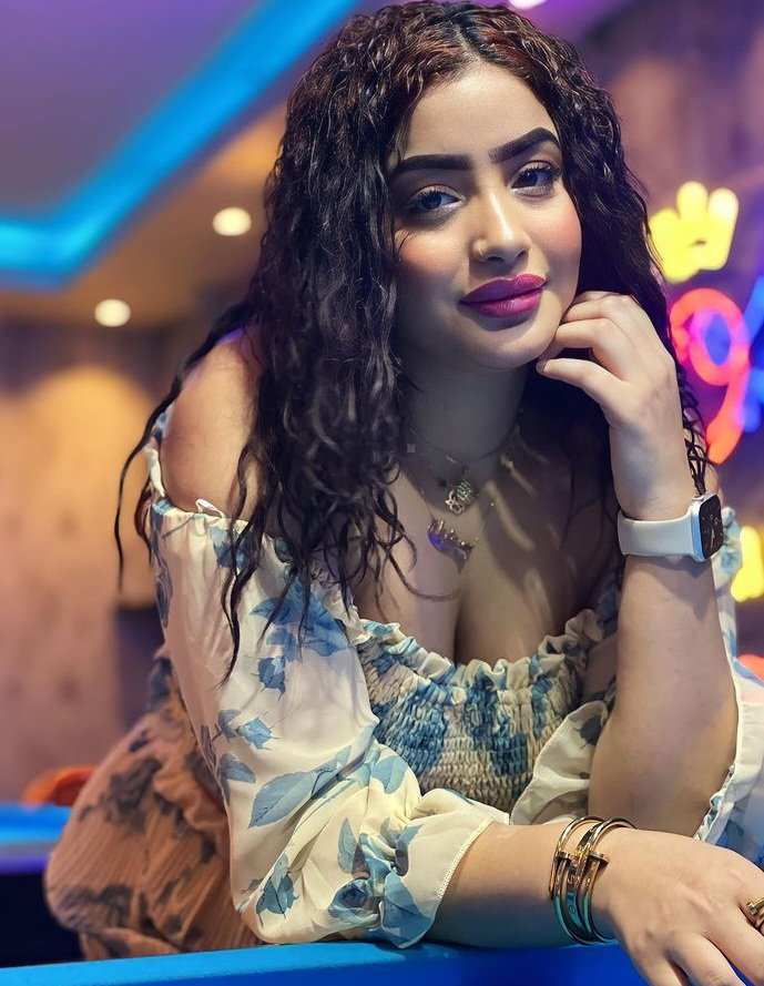 سلاما على الصابرين في الحياة '
ما جرحوا قلبا ولا ابكوا عينا 'ولا تركوا ذكرى مؤلمة '
زادهم في الحياة بسمة وكلمة طيبة وأخلاق كريمة.. #مساء_الخير_والسعاده