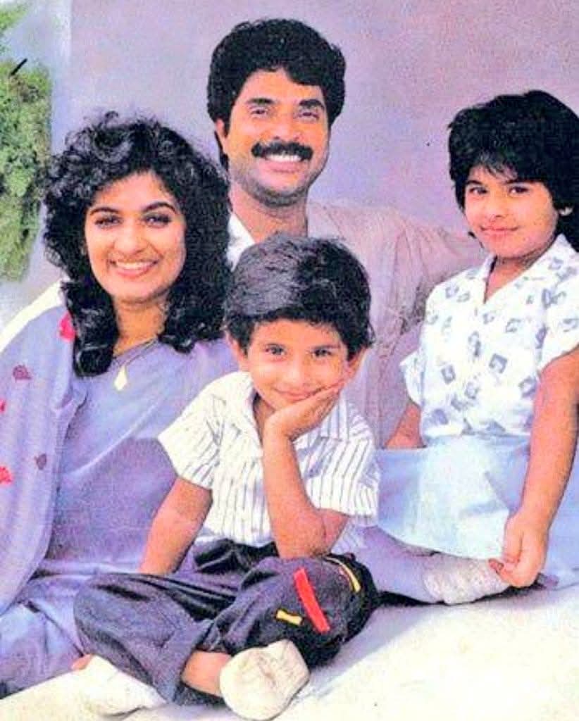 kayaldevaraj's tweet photo. May 6th
#MegaStar #Mammootty - #Sulfath 46 Wedding Anniversary ❤️
#மம்முட்டி_திருமண_நாள் 💐
#மம்முட்டிதிருமணநாள் #Mammootty #Mammukka
Best Wishes @mammukka Sir
@dulQuer @Mohanlal @rajinikanth @ikamalhaasan @shamna_kkasim @yoursanjali https://t.co/uXsenHbHrj