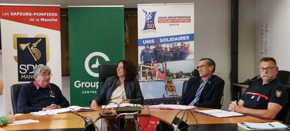SDIS50's tweet photo. L' @udsp50, #Groupama Centre Manche, le comité olympique et sportif #CDOS50 ont signé avec le #sdis50, une convention partenariale permettant de proposer aux #fédérations sportives des actions de #sensibilisation des encadrants des clubs #lamanche50 aux gestes qui sauvent #GQS. https://t.co/AAw3ofHkZ1