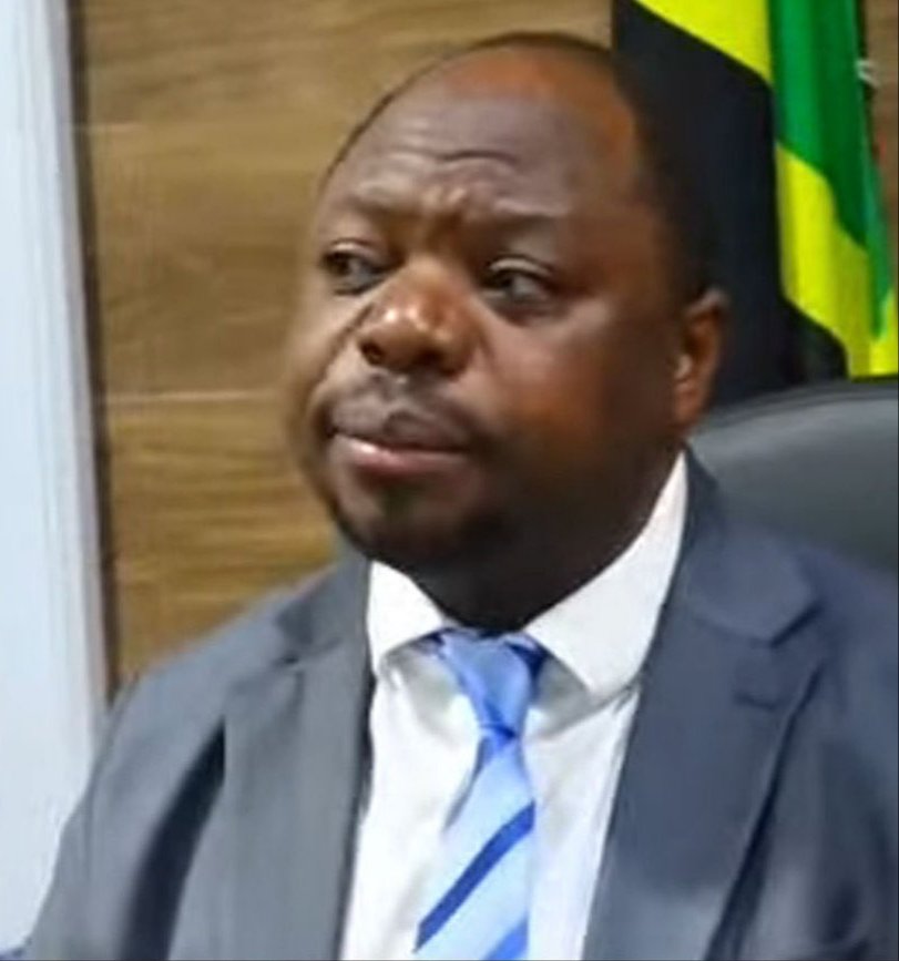 Wangapi mnakubali kuwa wazungu wametuletea social media ili tuwe watumwa wa kifikra? Ni wangapi tunajiingizia kipato kupitia hii mitandao? Kama unaamka asubuhi hadi jioni unatoka X, unaingia ticktok , ukitoka insta na hakuna kitu unaingiza zaidi ya kukubali hata kutokula ila