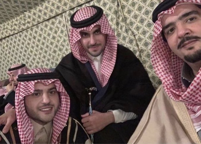 #عبدالعزيز_بن_فهد

مع سعود و منصور بن سلطان  حفظهم الله 🤍🇸🇦