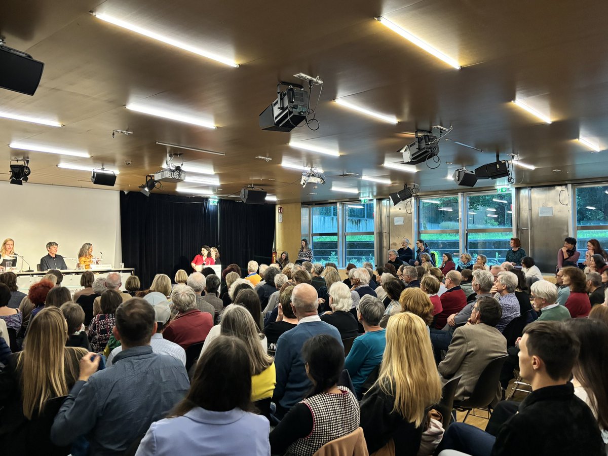 Im vollen <a href="/LithausGraz/">Literatur h aus Graz</a> liest heute Francesca Melandri aus „Kalte Füße“. Aus der deutschen Übersetzung liest Ninja Reichert und durch den Abend führen Steffen Schneider sowie Studierende der Romanistik.