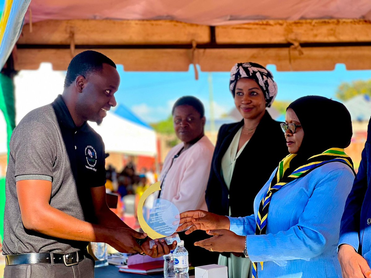 Shule Bora (@shulebora) on Twitter photo Honored to receive an award for our impact in education during #GAWE in Katavi!
Thanks to <a href="/ortamisemitz/">OFISI YA RAIS TAMISEMI</a>, <a href="/wizara_elimuTz/">Wizara ya Elimu Tanzania</a>, our donors <a href="/FCDOGovUK/">Foreign, Commonwealth & Development Office</a> & all partners for the support.
We remain committed to quality, inclusive education for ALL children in 🇹🇿.
<a href="/UKinTanzania/">UK in Tanzania</a> <a href="/Camb_Ed/">Cambridge Education</a> Honored to receive an award for our impact in education during #GAWE in Katavi!
Thanks to <a href="/ortamisemitz/">OFISI YA RAIS TAMISEMI</a>, <a href="/wizara_elimuTz/">Wizara ya Elimu Tanzania</a>, our donors <a href="/FCDOGovUK/">Foreign, Commonwealth & Development Office</a> & all partners for the support.
We remain committed to quality, inclusive education for ALL children in 🇹🇿.
<a href="/UKinTanzania/">UK in Tanzania</a> <a href="/Camb_Ed/">Cambridge Education</a>