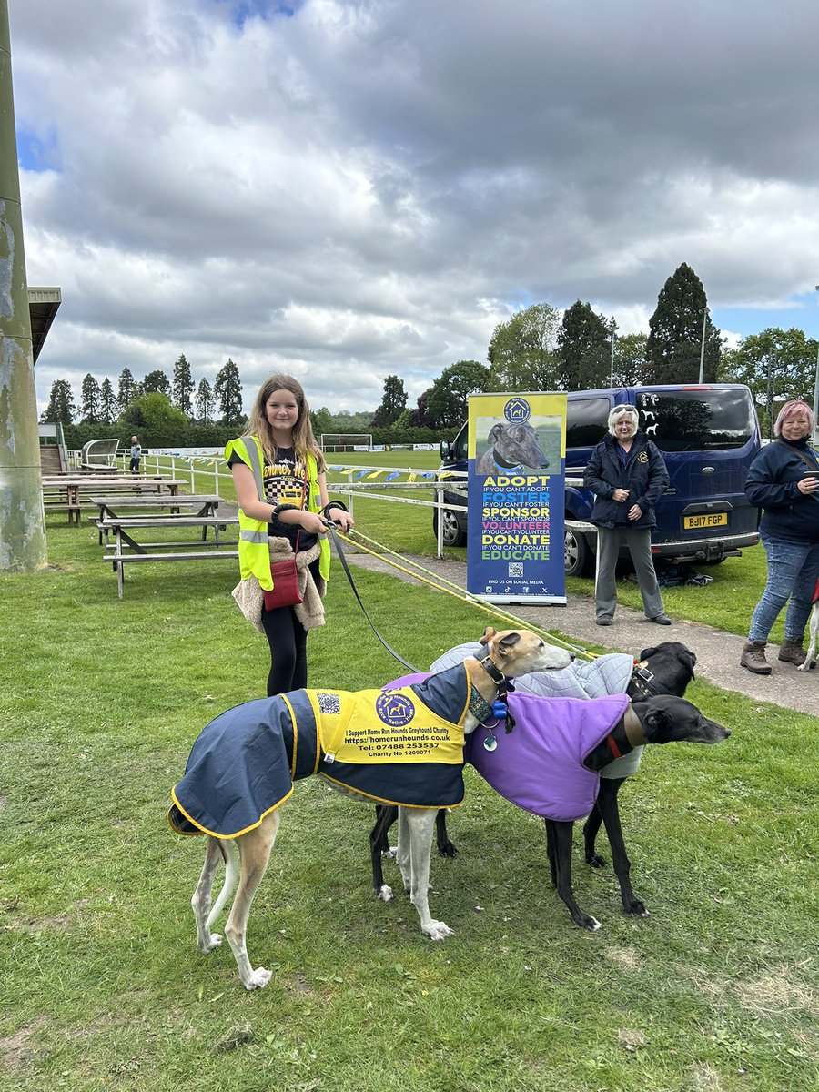 veedubhev's tweet image. Well I’m home, shattered but what a great first event for @AFCWulfrunians. Before anything else I have to give Mini Me some well deserved credit. She has been totally awesome. She’s greeted everyone, taken payments, helped walk @HomeRunHounds then let her hair down #SoProud 🥰